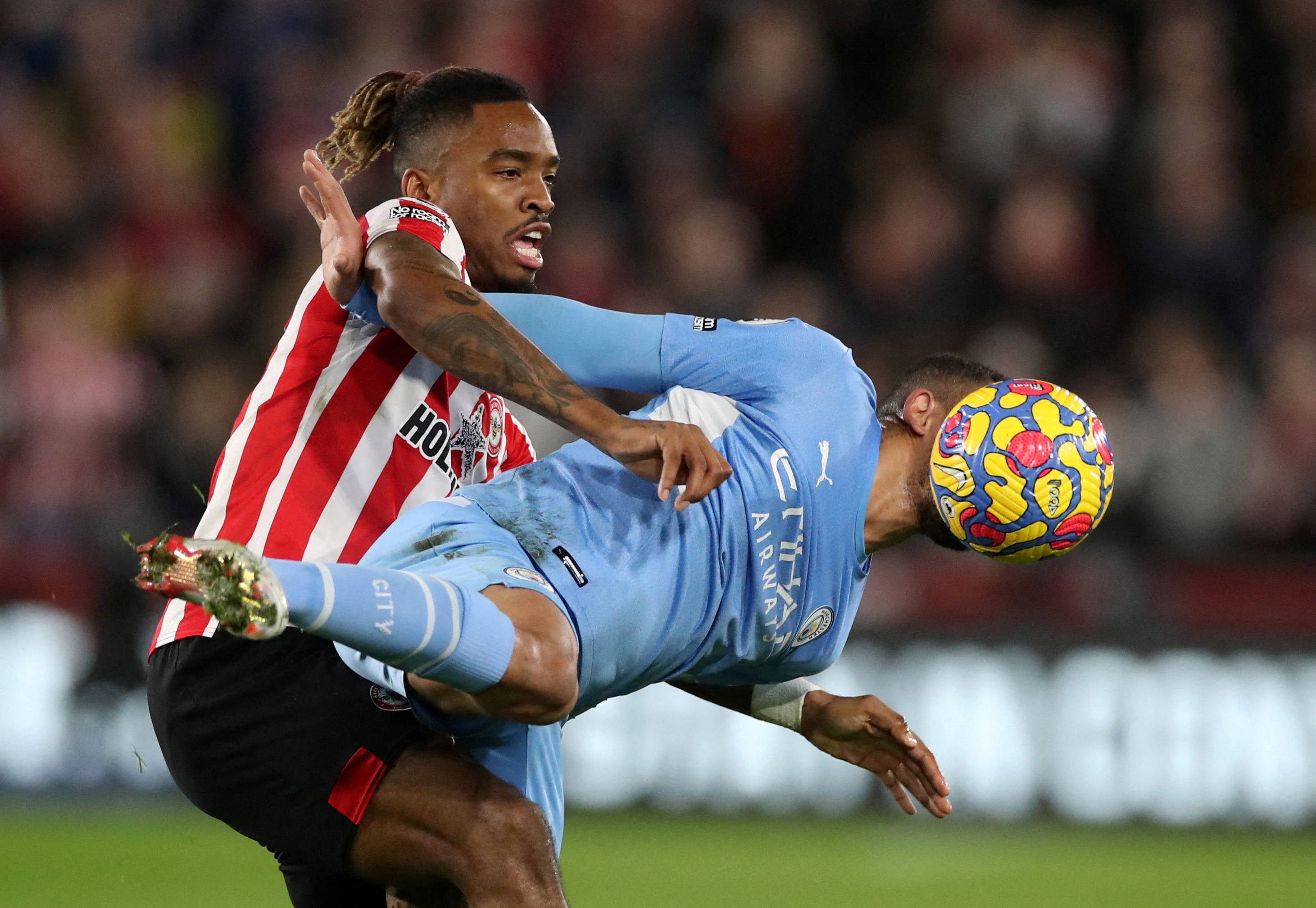 埃弗顿客场抢分，主教练获得掌声