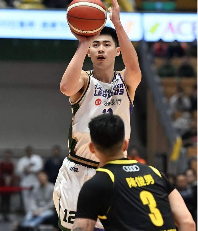 关于河南男篮在场上展现出不俗的篮球技巧的信息 关于河南男篮在场上展现出不俗的篮球技巧的信息