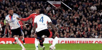 关于里昂客场绝杀周末豪门在赛场上频频踢球的信息 关于里昂客场绝杀周末豪门在赛场上频频踢球的信息