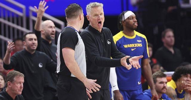 包含争议裁判引发球迷不满,夺冠争夺格外激烈的词条 包含争议裁判引发球迷不满,夺冠争夺格外激烈的词条