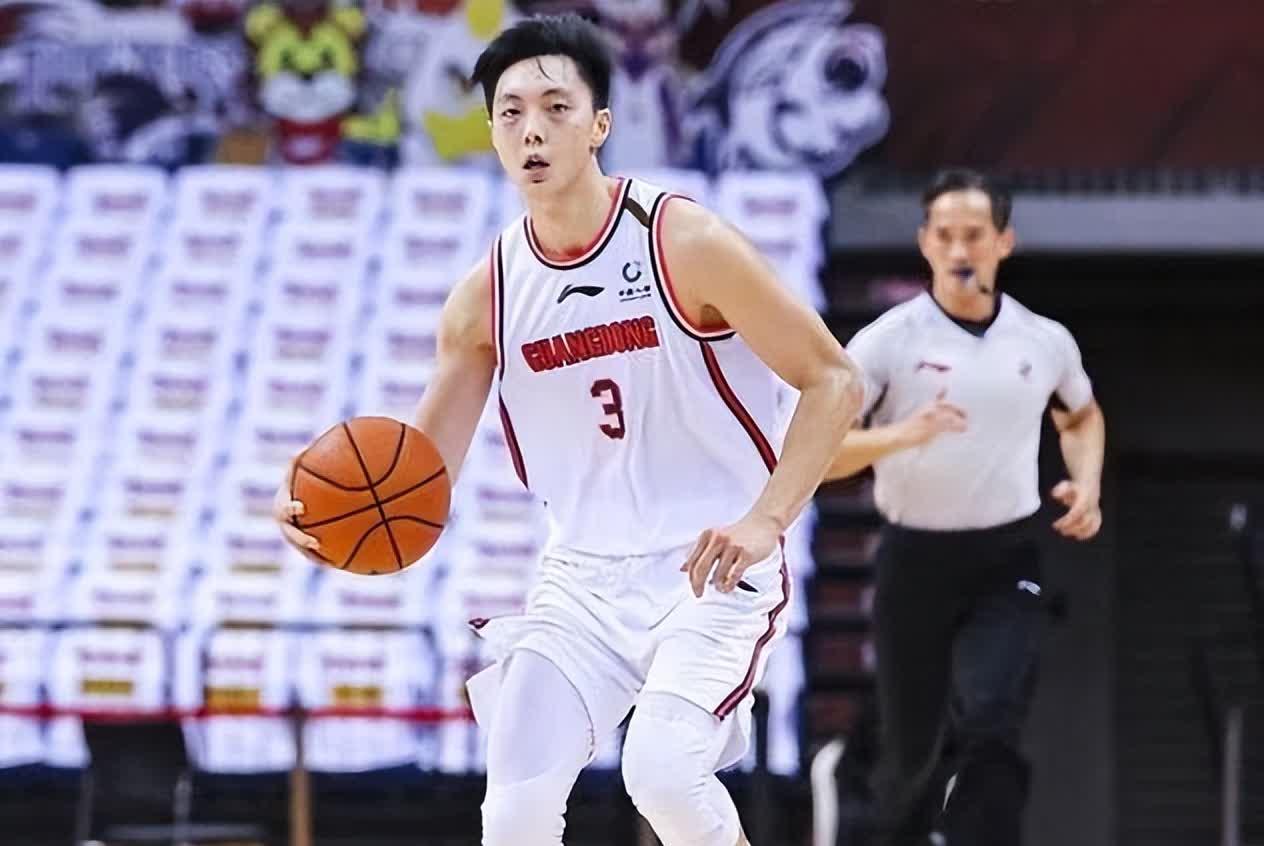 新疆队意气风发,在比赛中力压对手 新疆队意气风发,在比赛中力压对手