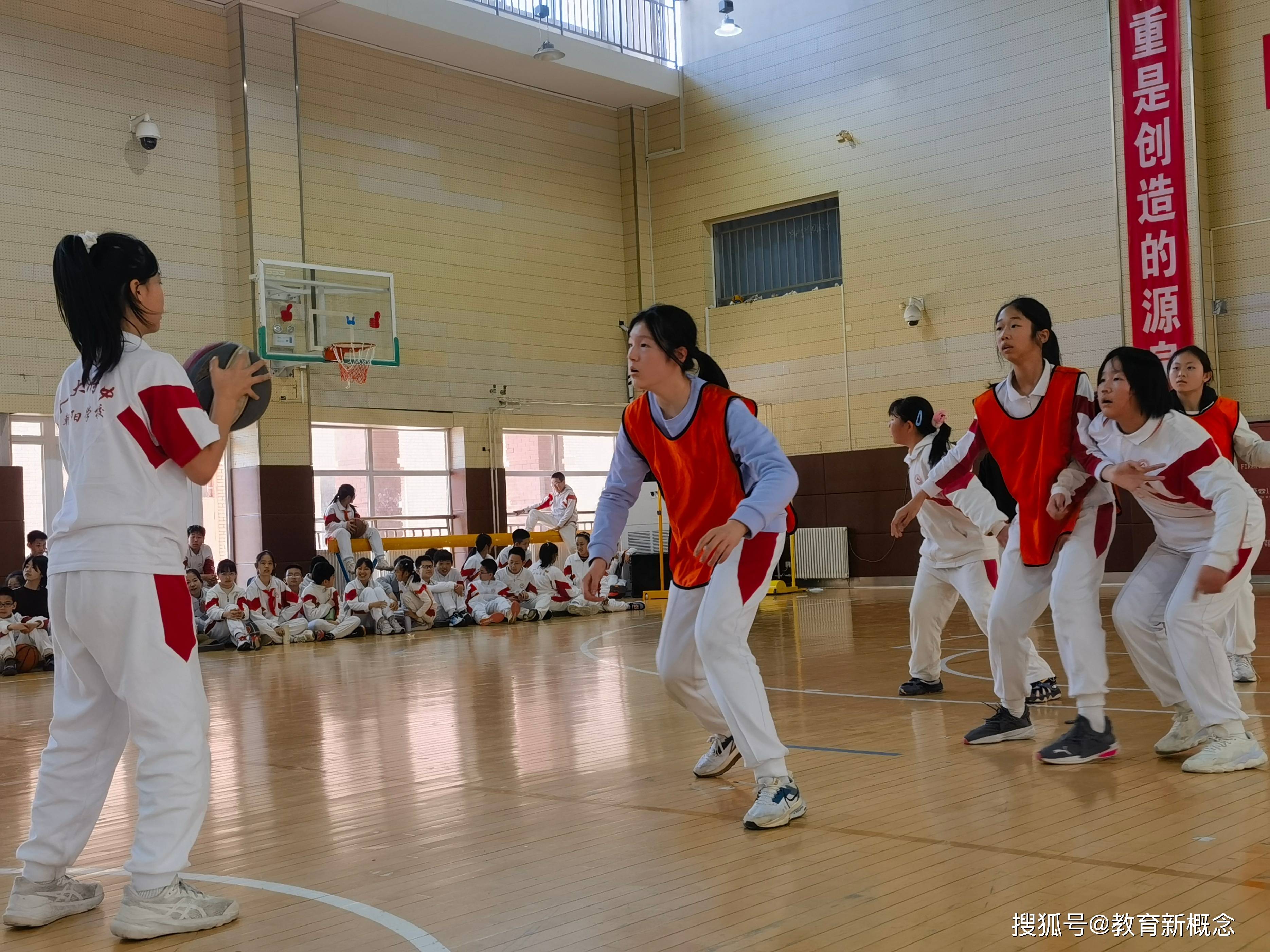 九游体育直播-西班牙篮球联赛引入中国球员,积极投身比赛