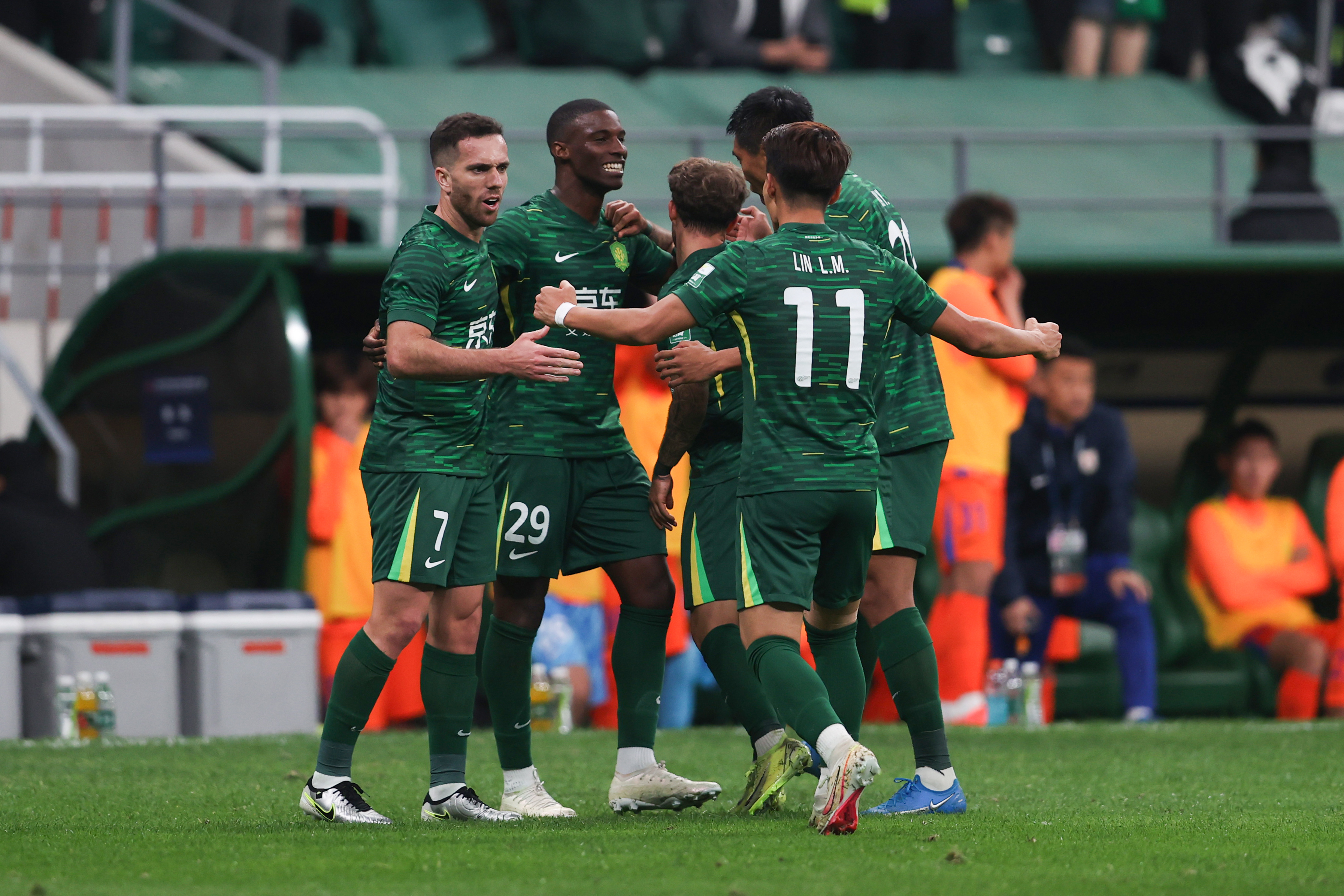 包含中东地区足球水平逐渐提升,球队竞争激烈角逐激发激情的词条 包含中东地区足球水平逐渐提升,球队竞争激烈角逐激发激情的词条