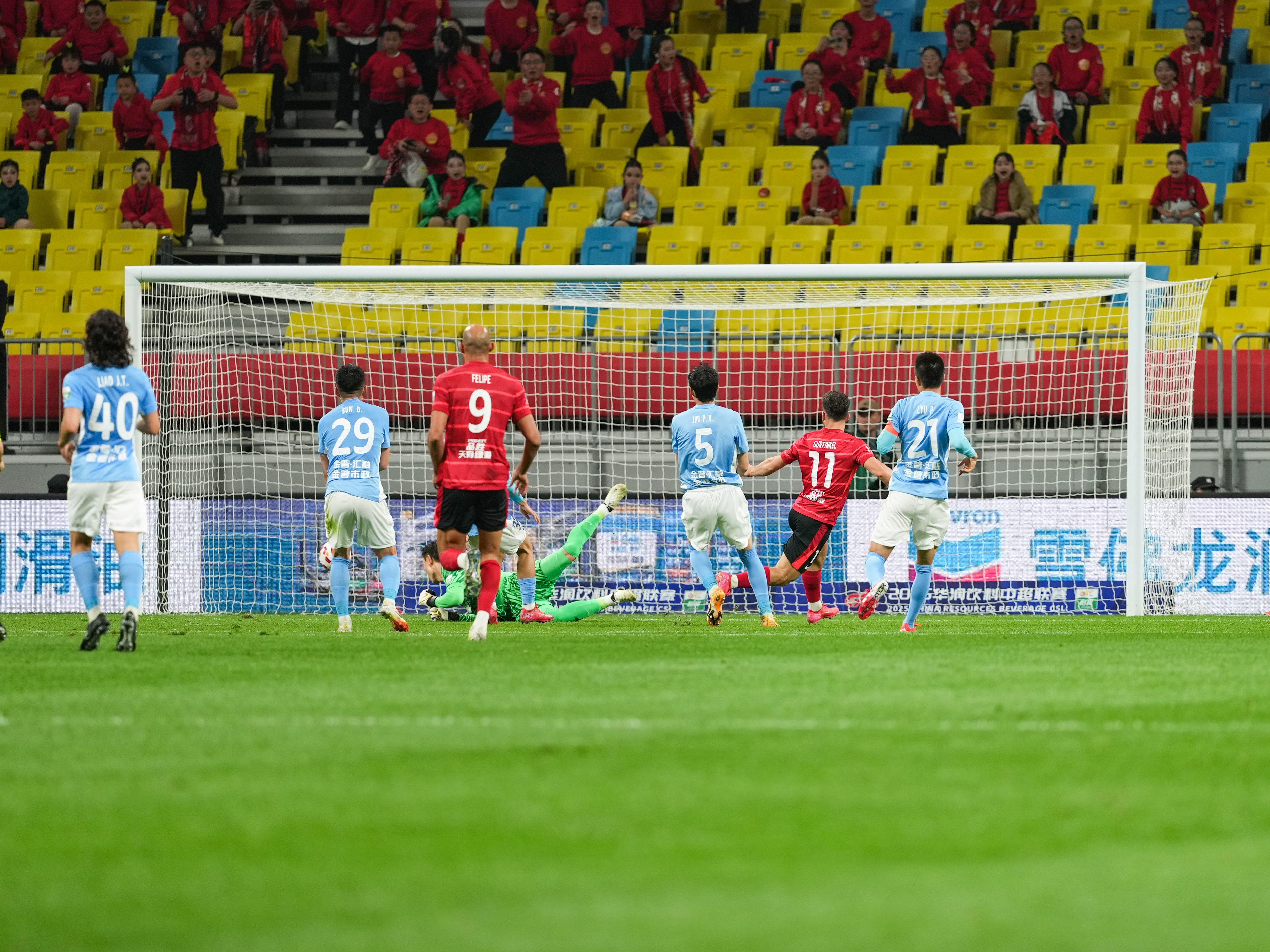 九游app下载-关于足球传奇再度上演,赛场厮杀惊险刺激的信息