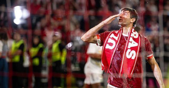 九游体育平台-竞技场内球员表现神勇打破多项纪录的简单介绍