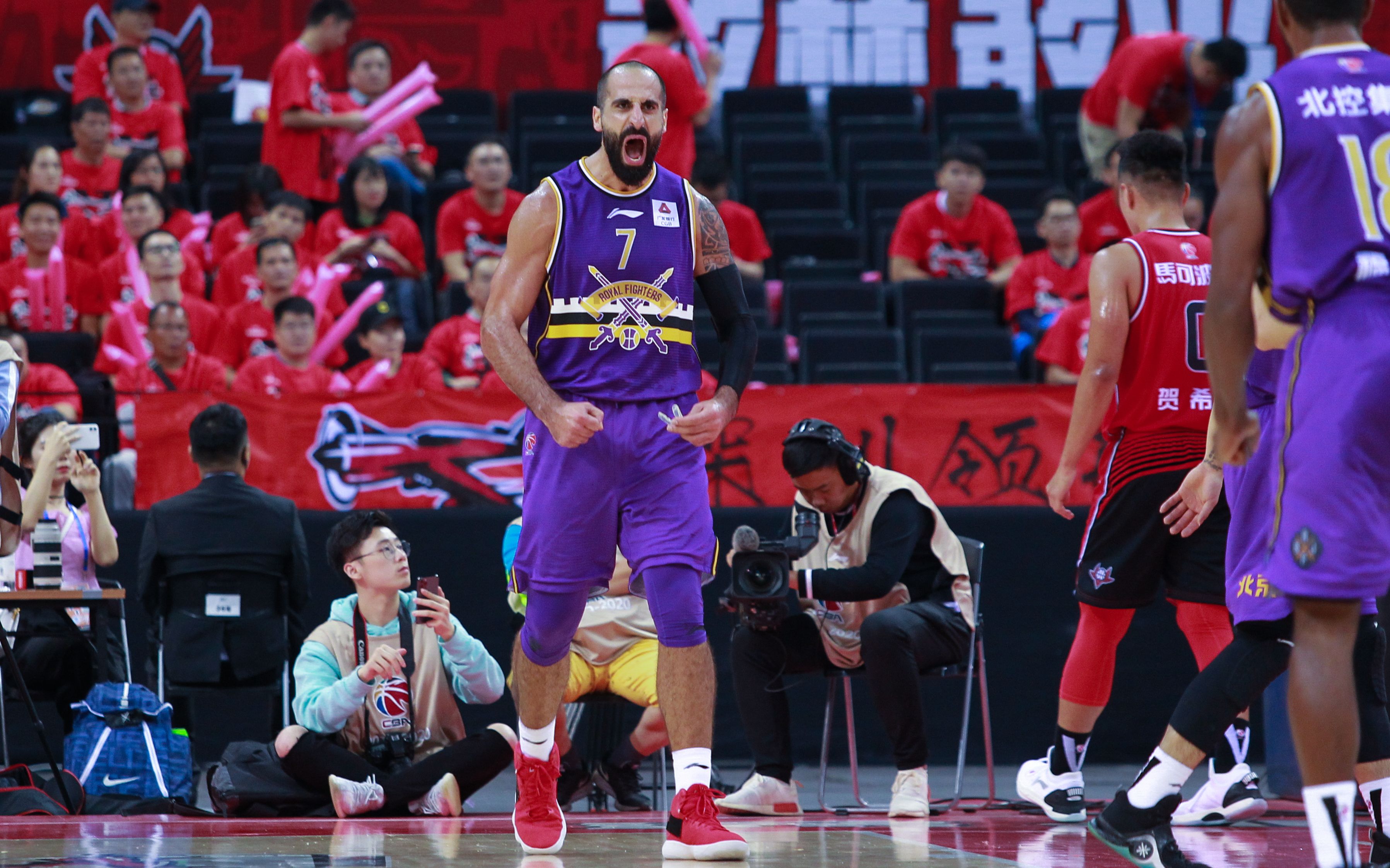 九游娱乐-深圳队轻松取胜,球员技术水平再次获肯定