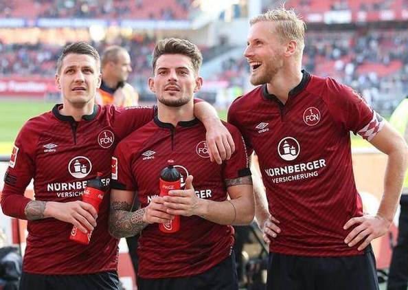 纽伦堡球员集体受伤,危机四伏 纽伦堡球员集体受伤,危机四伏