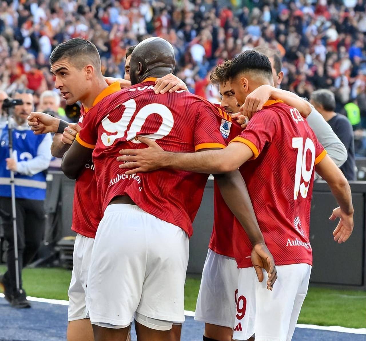 超级德比火爆上演,拉齐奥击败罗马豪取分 超级德比火爆上演,拉齐奥击败罗马豪取分