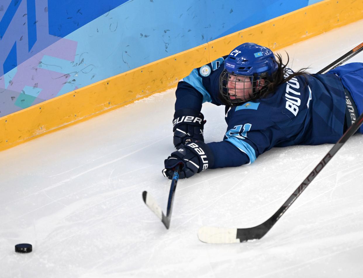 俄罗斯女子冰球队力挽狂澜,逆转连胜 俄罗斯女子冰球队力挽狂澜,逆转连胜