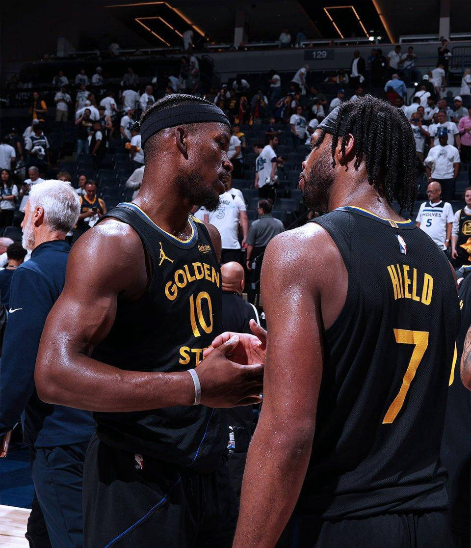 九游体育-关键时刻球员挺身而出,带领球队获胜