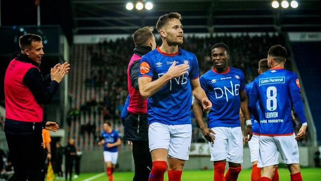 九游娱乐官方网站-包含沙尔克主场大破对手,表现令人瞩目的词条