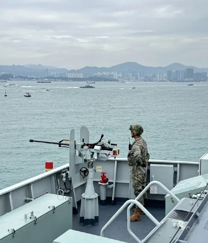 九游APP-香港飞马队员配合默契,壮大进攻火力!