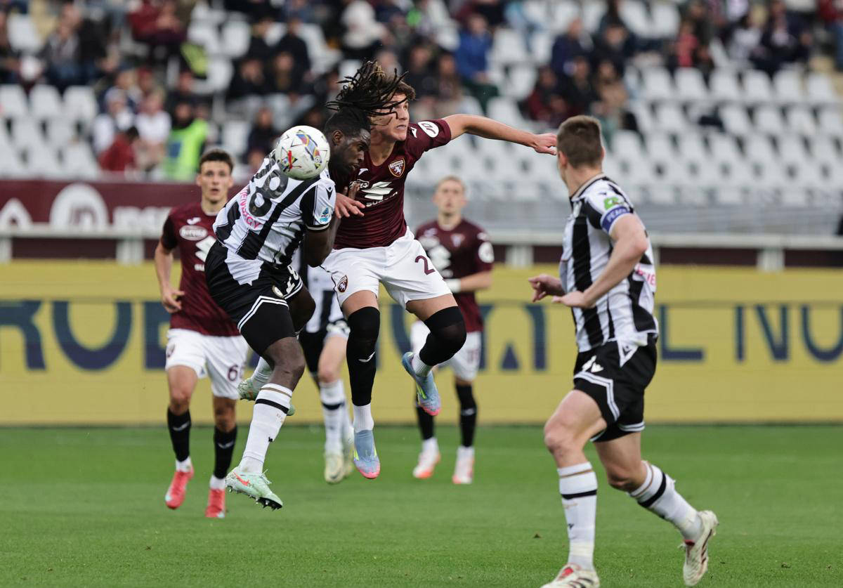 九游VIP-足球比赛的魅力无限，各队士气高昂