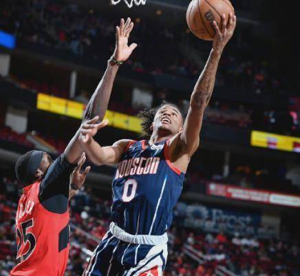 火箭新秀连续砍下+得分，表现亮眼