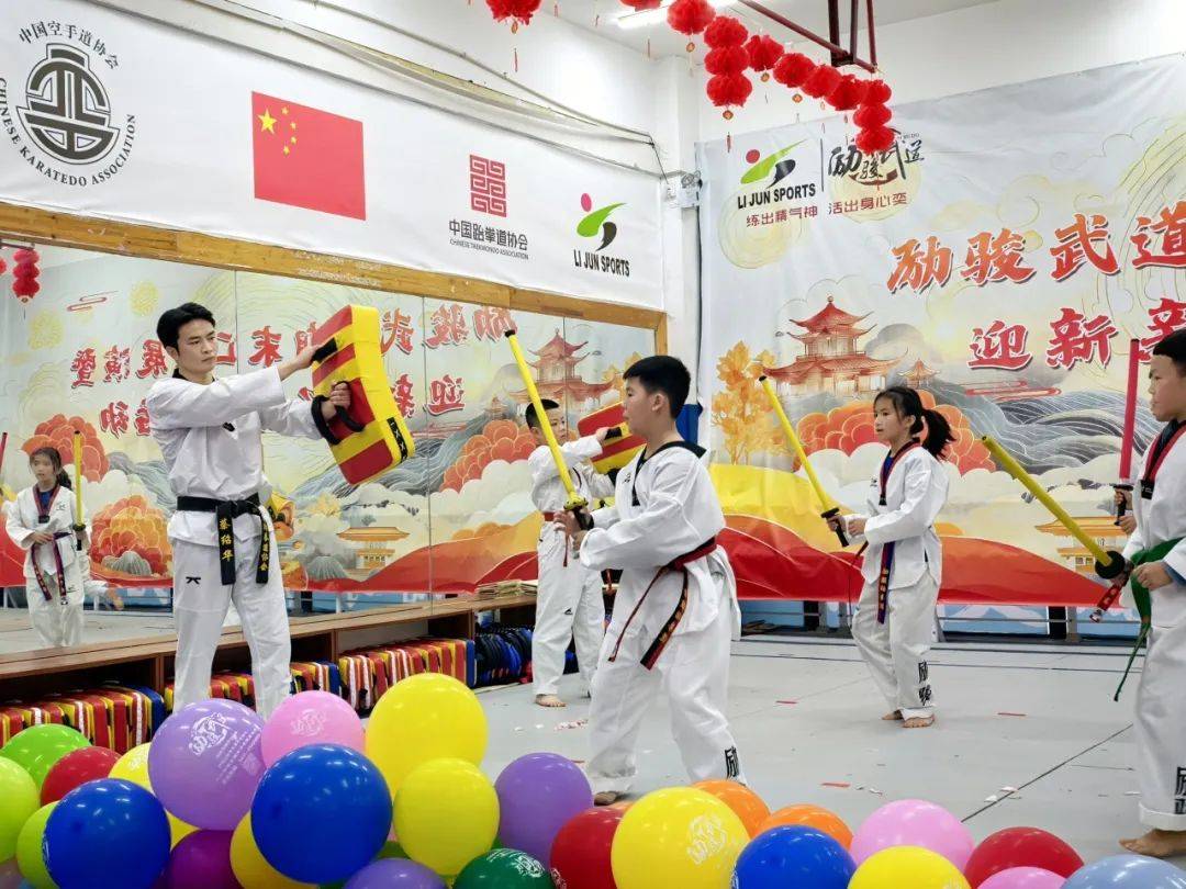 精准无比！选手刷新个人跆拳道项目最高分的简单介绍