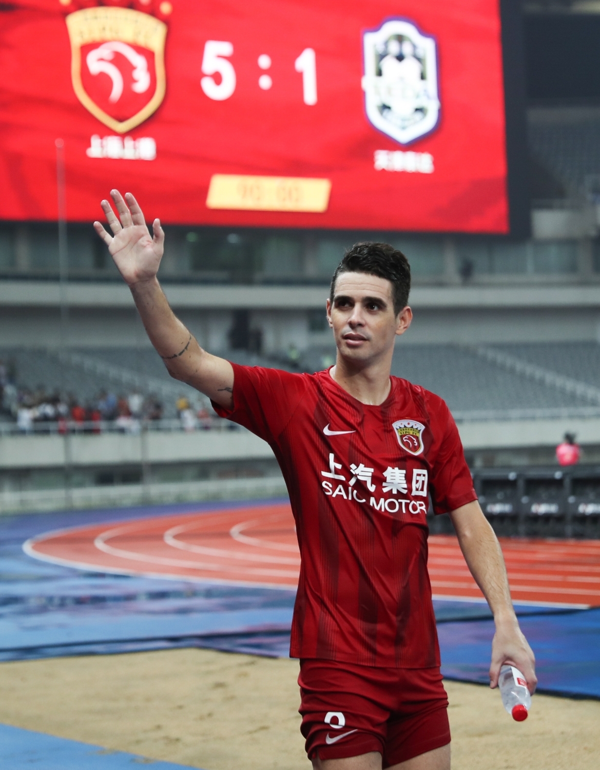 浙江球员奋勇拼搏，展现实力夺冠