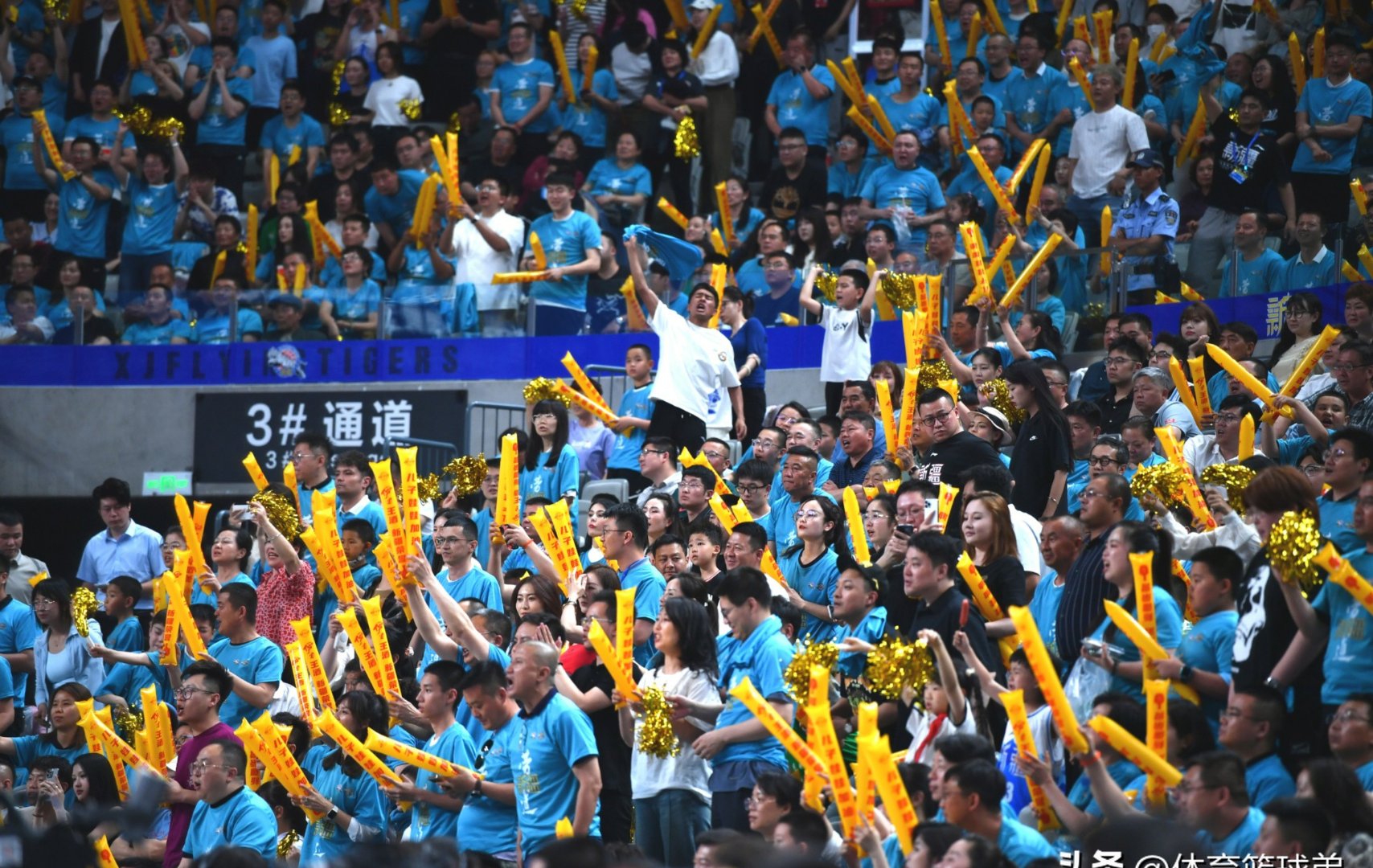 九游娱乐入口-比赛现场的气氛火爆异常，观众们激情高涨的简单介绍