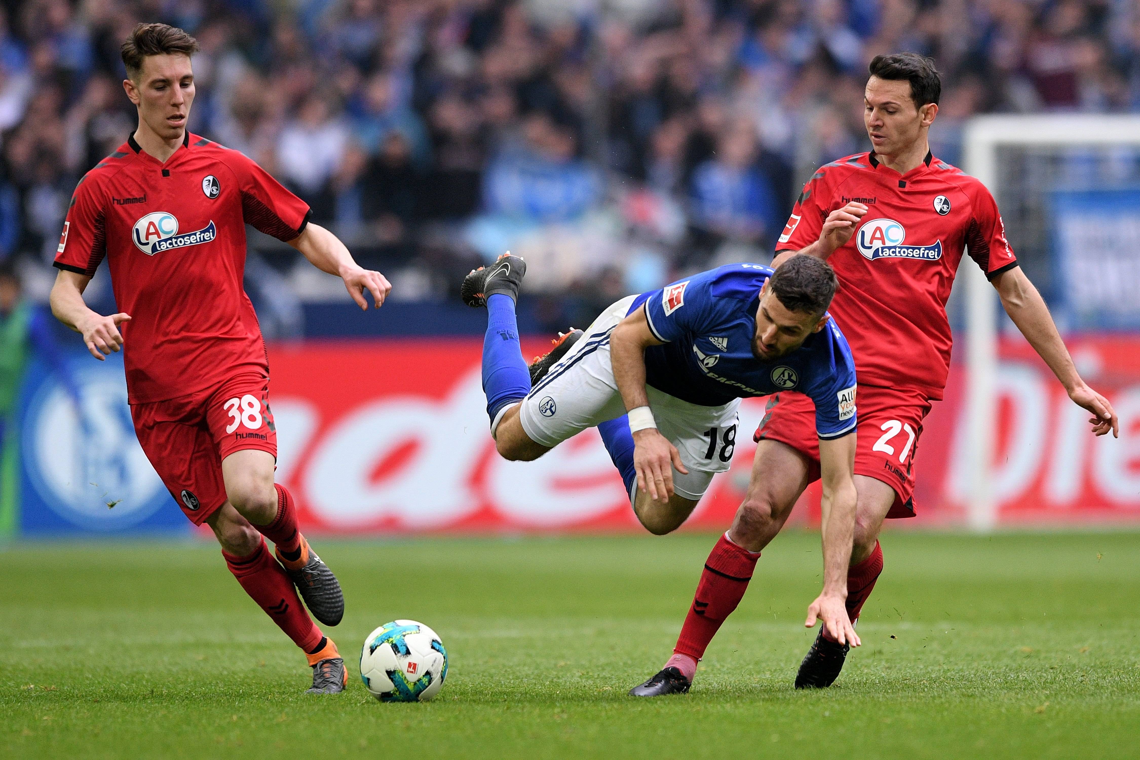 多特蒙德豪取客场胜利，积分榜上升