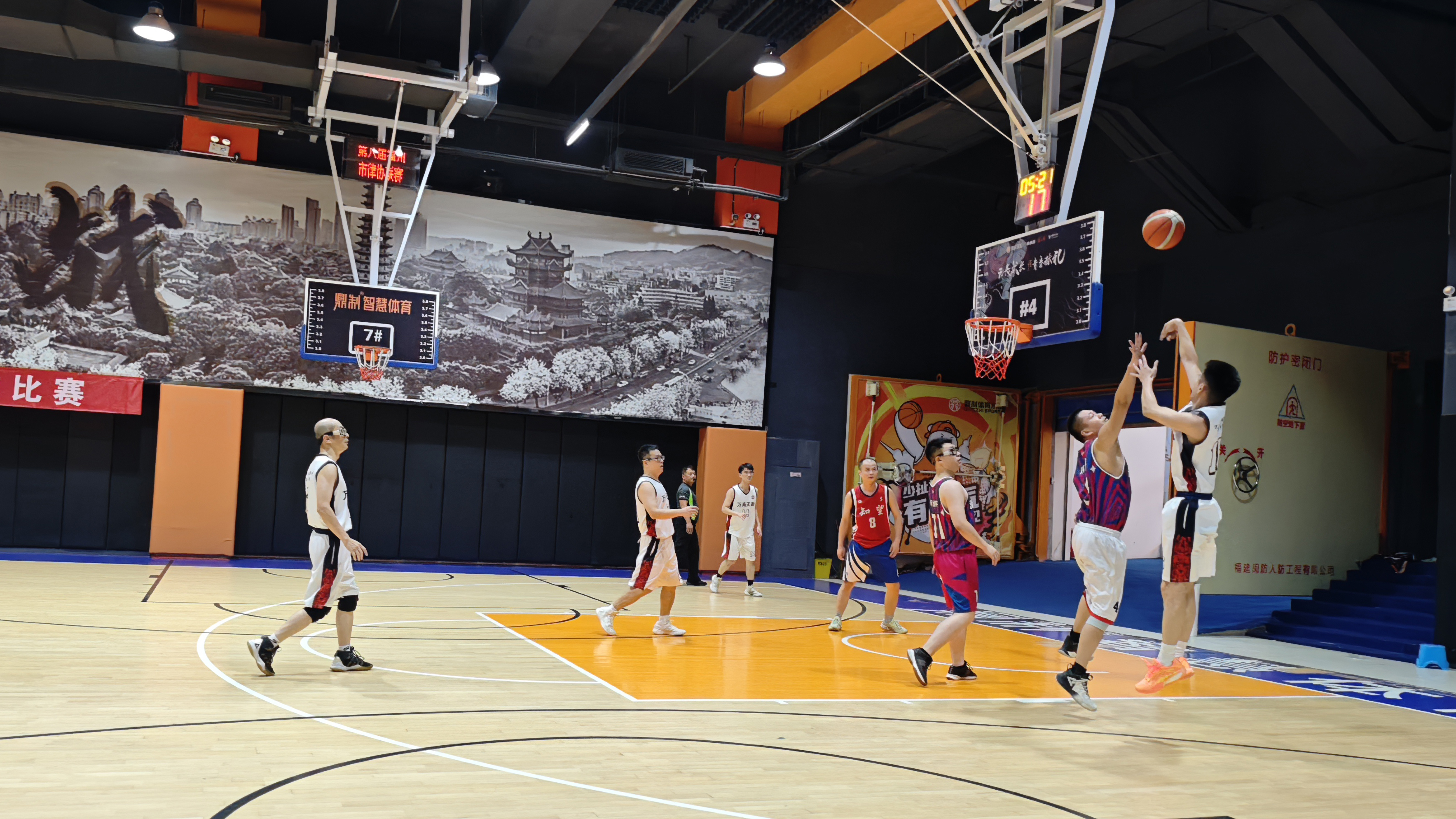 九游游戏-篮球决赛预告:强队争锋对决引爆球迷热情