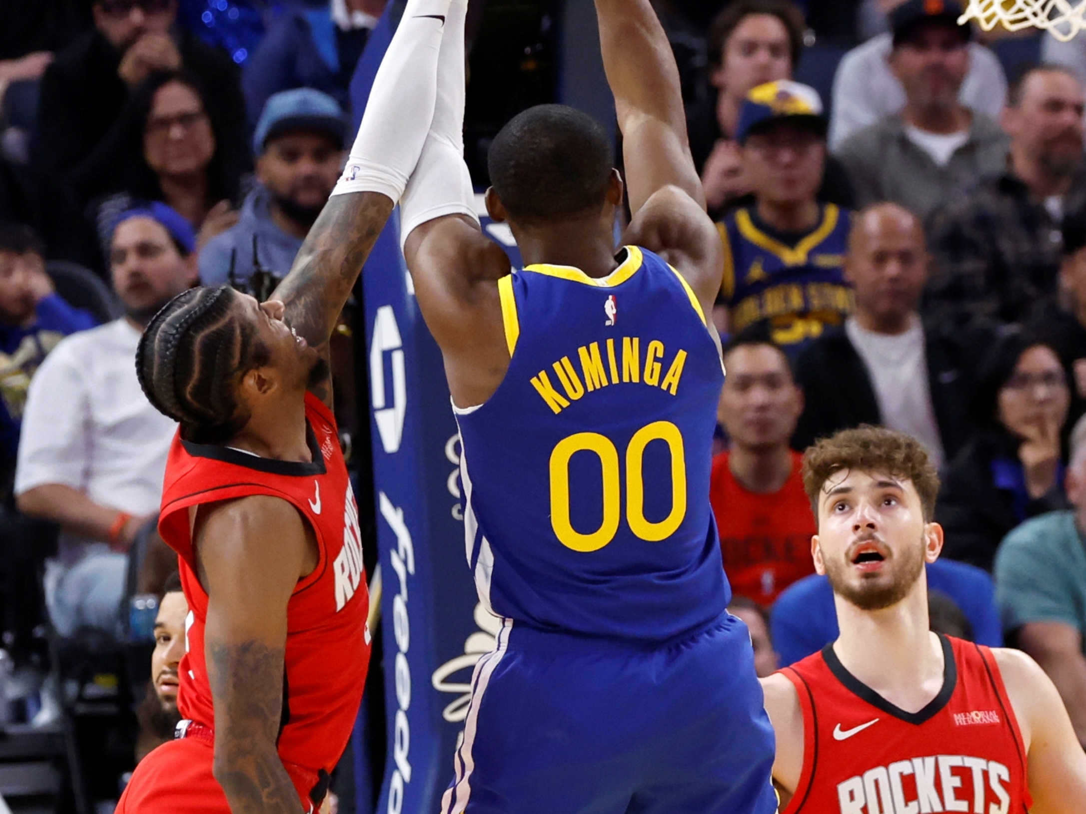 科尔多瓦门将扑救关键球,帮助球队守住胜利 科尔多瓦门将扑救关键球,帮助球队守住胜利