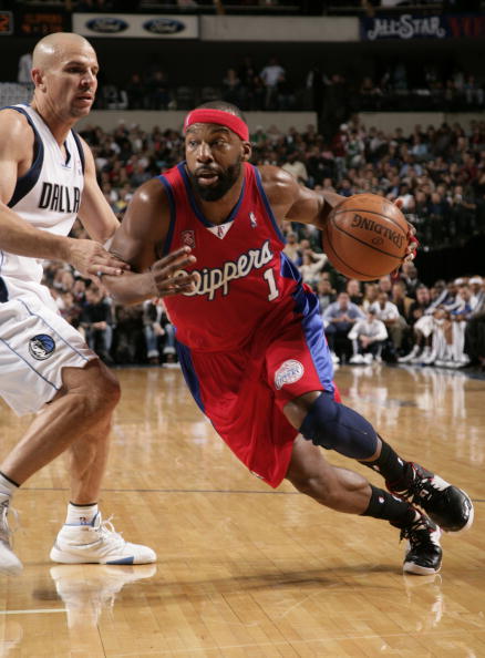 关于小牛队员基德-吉尔克里斯严重扭伤,赛季报销的信息 关于小牛队员基德-吉尔克里斯严重扭伤,赛季报销的信息