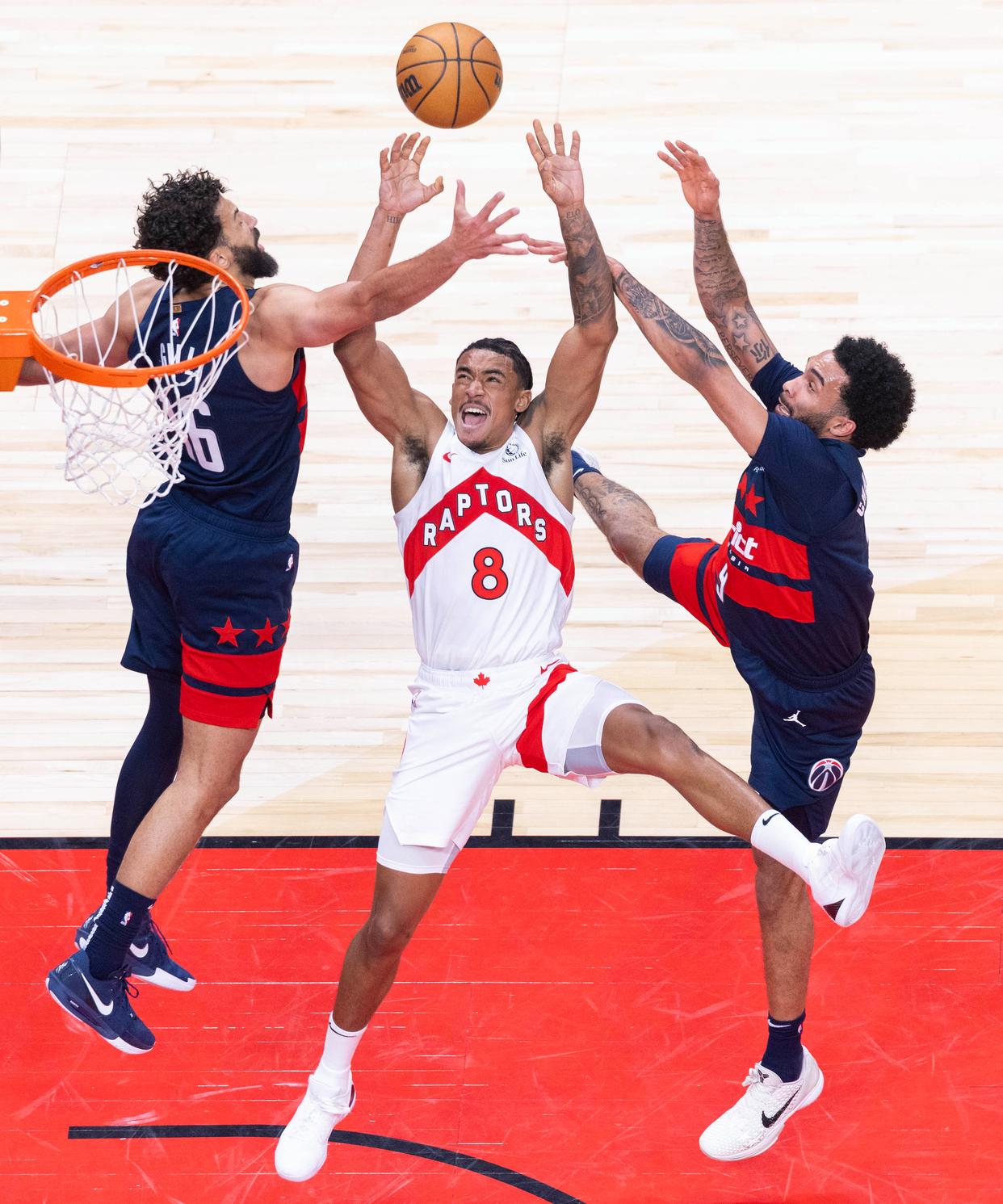 猛龙队在季后赛中打出了精彩表现 猛龙队在季后赛中打出了精彩表现