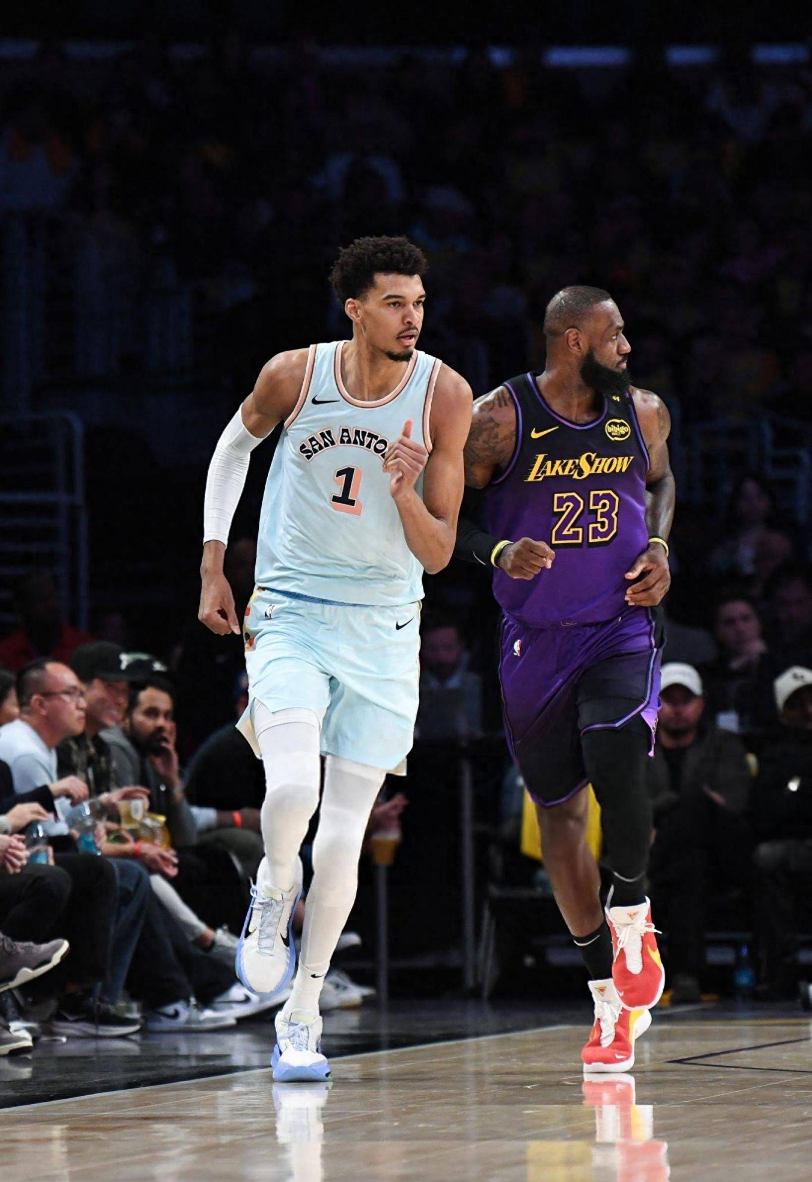 九游官网-湖人队主帅调整战术，全力备战总决赛