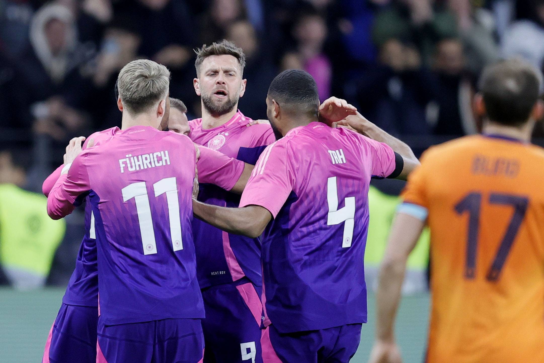 波兰队惨败德国,遭遇出局厄运 波兰队惨败德国,遭遇出局厄运