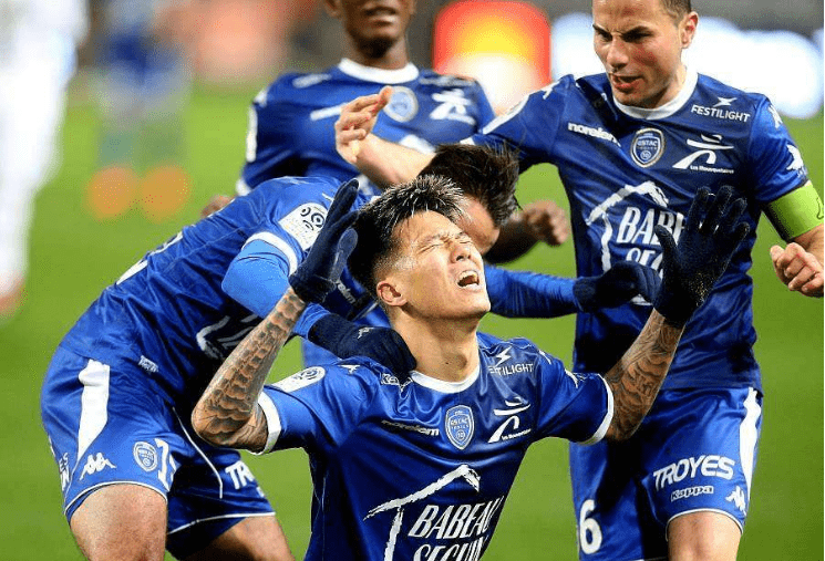 9you娱乐-亚眠保持不败战绩,展现出强大实力